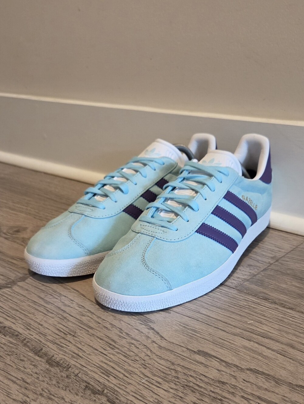 Adidas Originals Adicolor Gazelle  Sneakers   IG0668 - Size 11 - Clear Aqua Blue